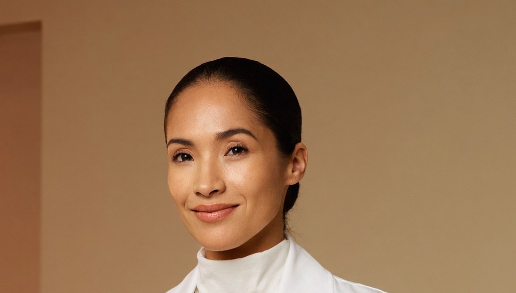 Dr. Élise Marchand